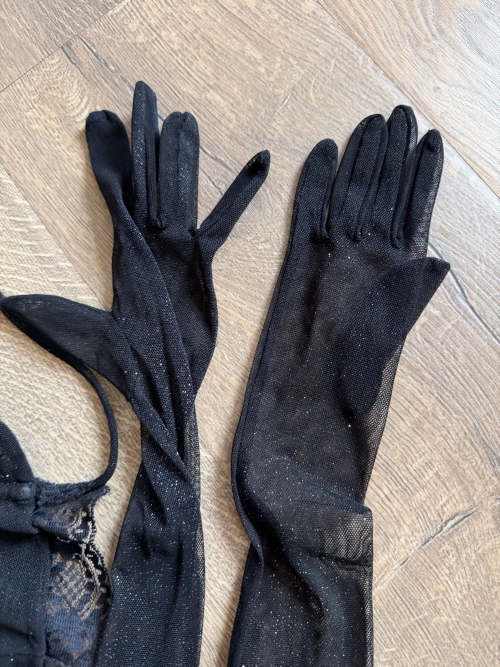 Babyboo dress and gloves - Picture 3 of 11